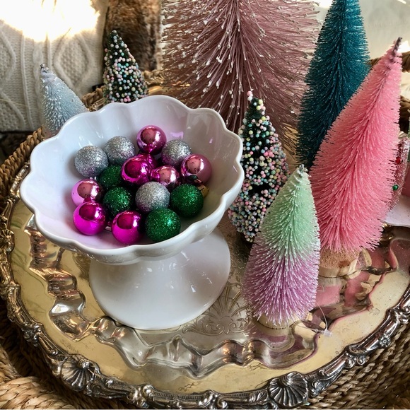 NWT! White Candy Display Pedestal Bowl - Picture 3 of 5